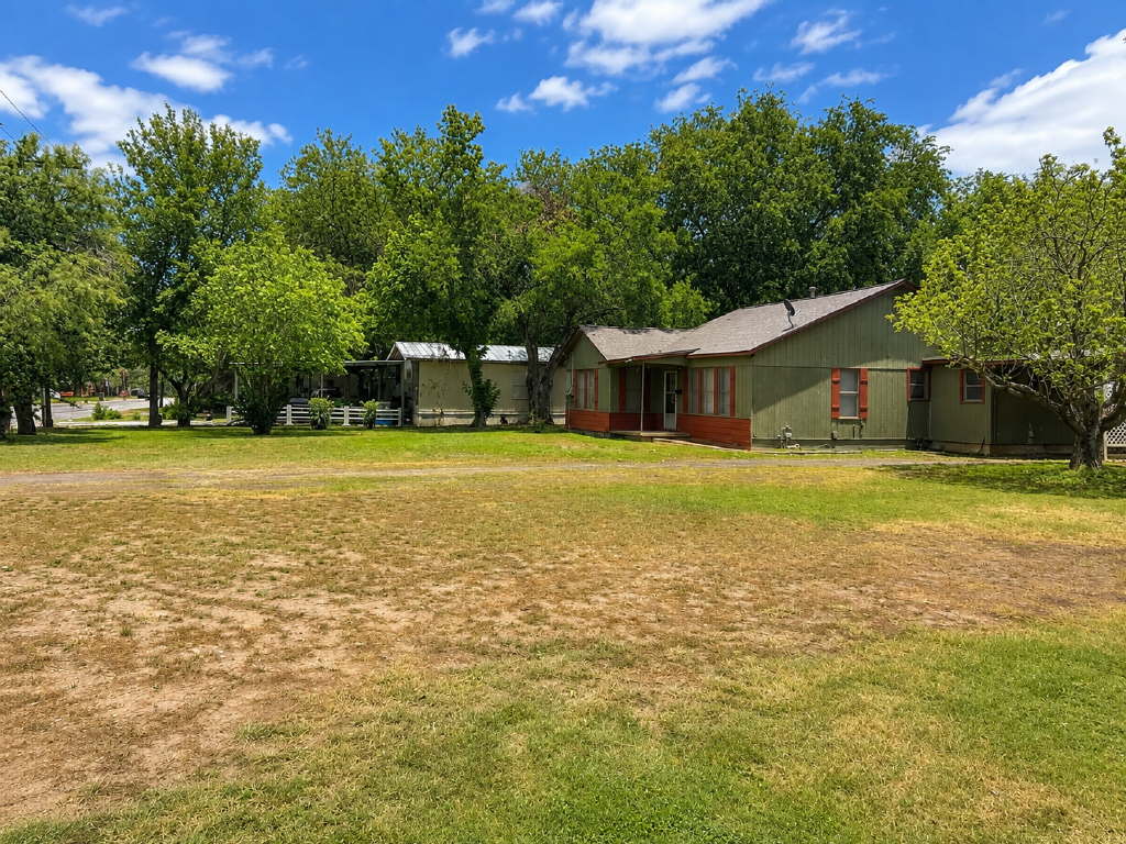 1117 30th Street, Hondo