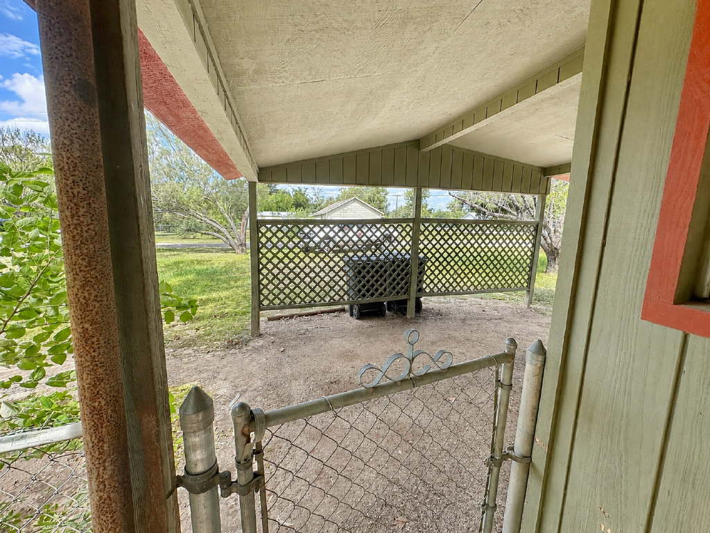 1117 30th Street, Hondo