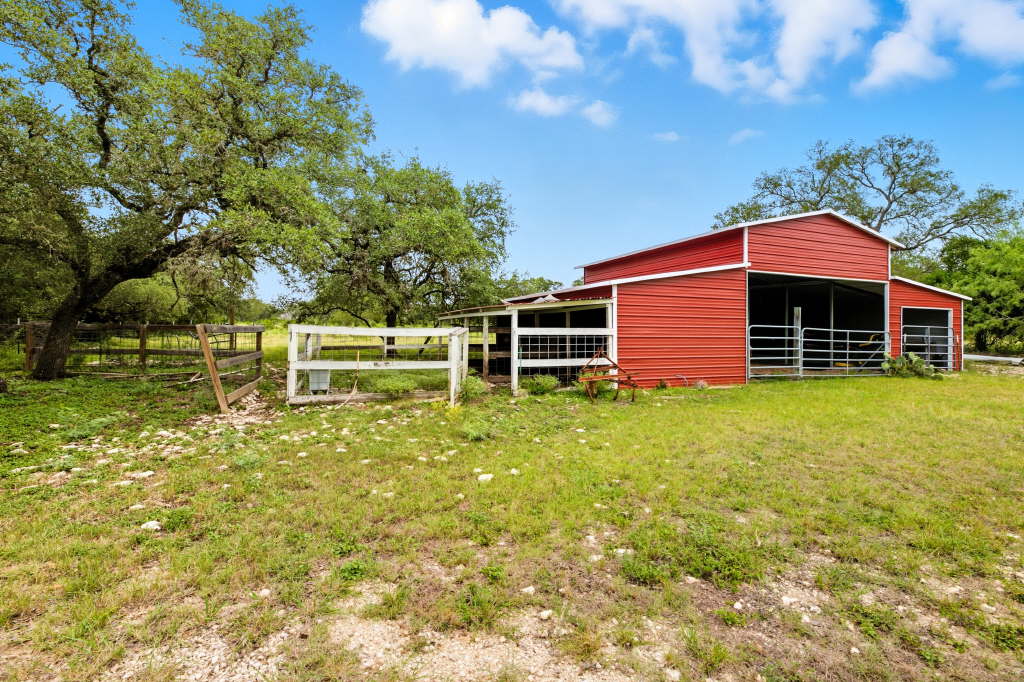 25.01 Acres (370 PR 3502, Hondo)
