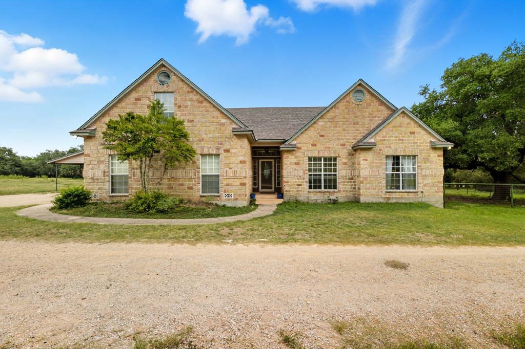 25.01 Acres (370 PR 3502, Hondo)