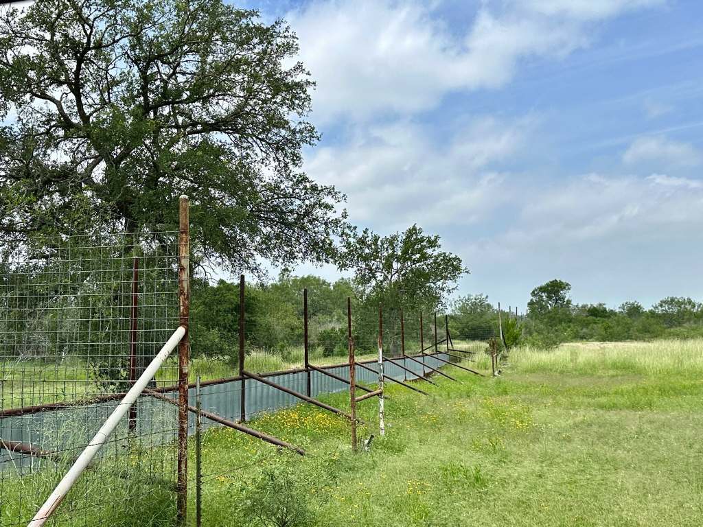 358 Acres, PR 6100, D'Hanis