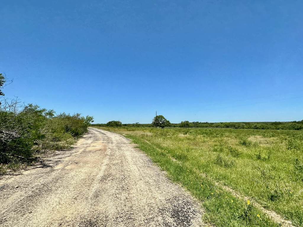 358 Acres, PR 6100, D'Hanis