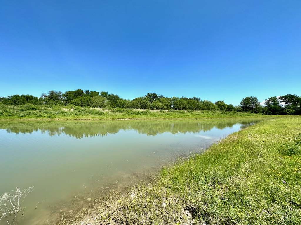 358 Acres, PR 6100, D'Hanis